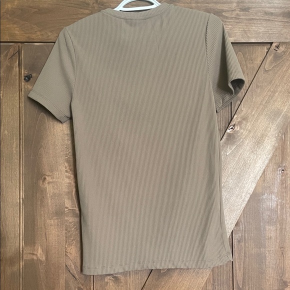 Women's Classic Tan Ribbed Tee - Picture 5 of 6